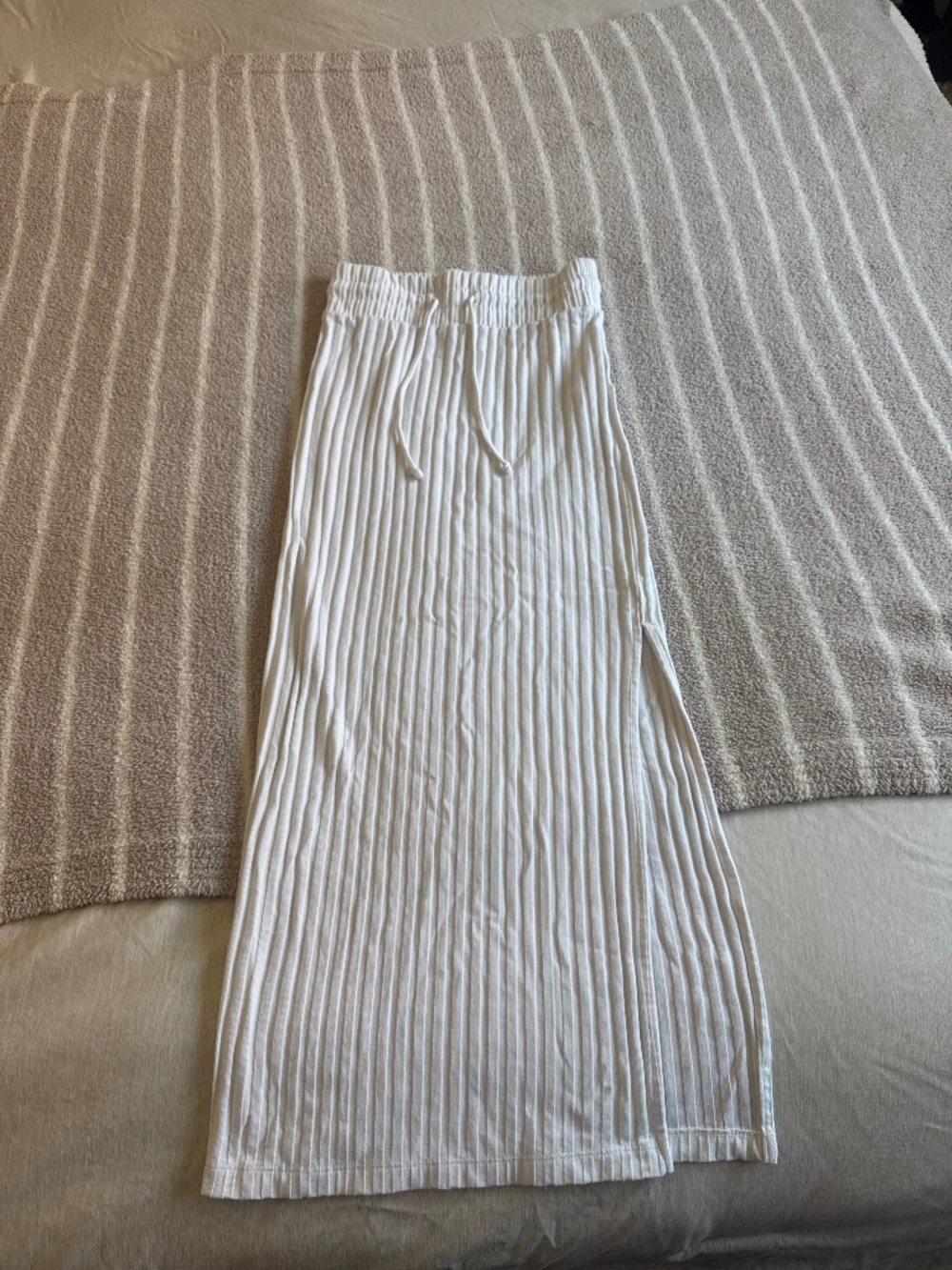Target white ribbed skirt with slit size XS